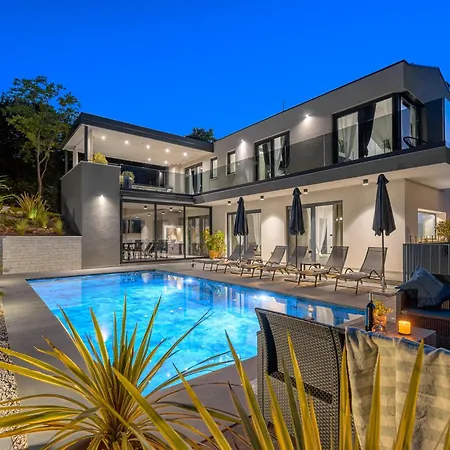 Villa Ollea By Istrialux Sumber
